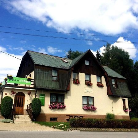 Restaurace A Penzion Maja ベネツコ エクステリア 写真