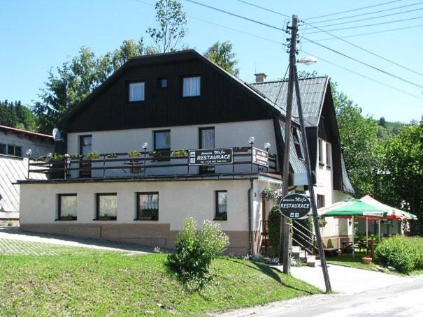 Restaurace A Penzion Maja ベネツコ エクステリア 写真