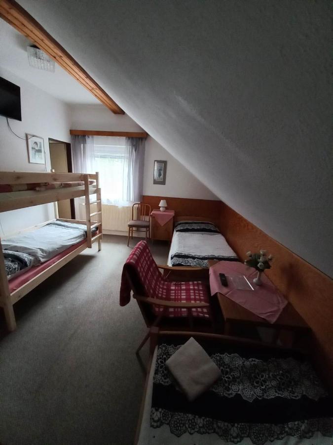 Restaurace A Penzion Maja ベネツコ エクステリア 写真